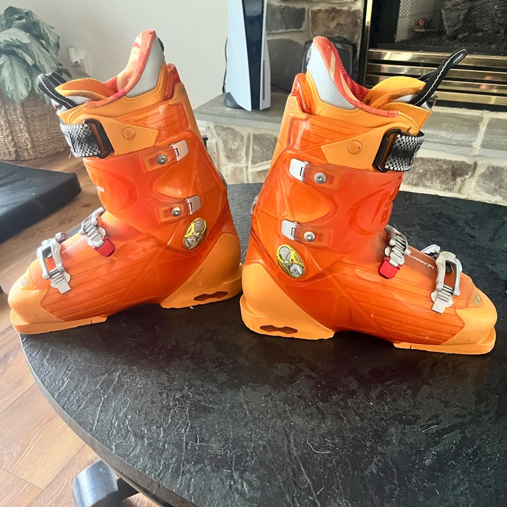 Tecnica ski boots